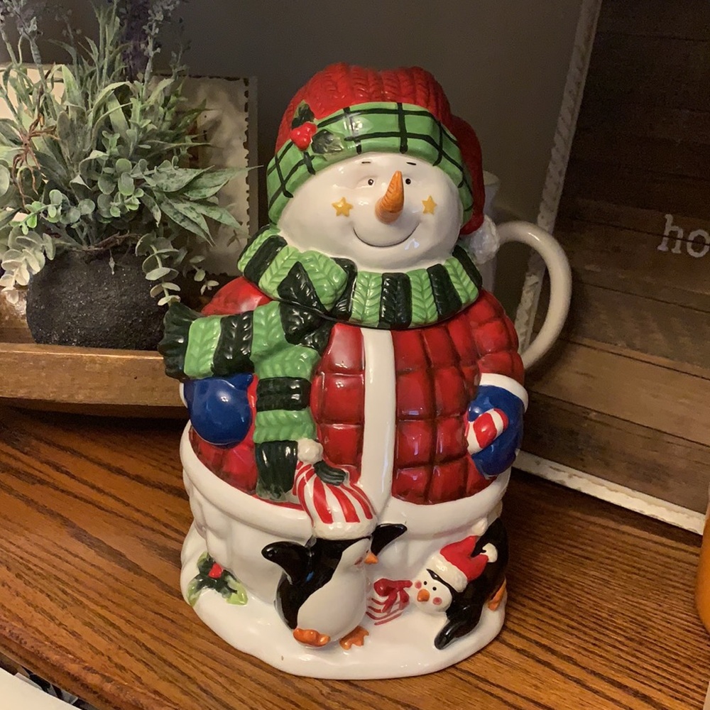 Home Interiors Snowman w/ Penguins Cookie Jar